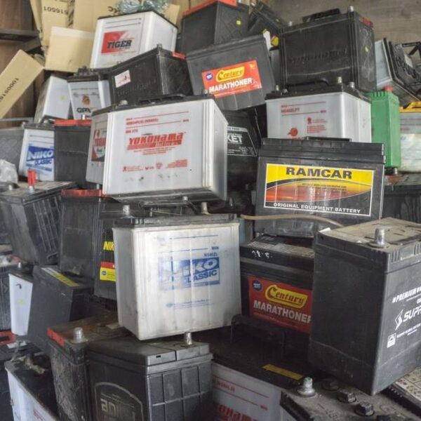 Lead battery scrap/used car battery scrap - Image 4